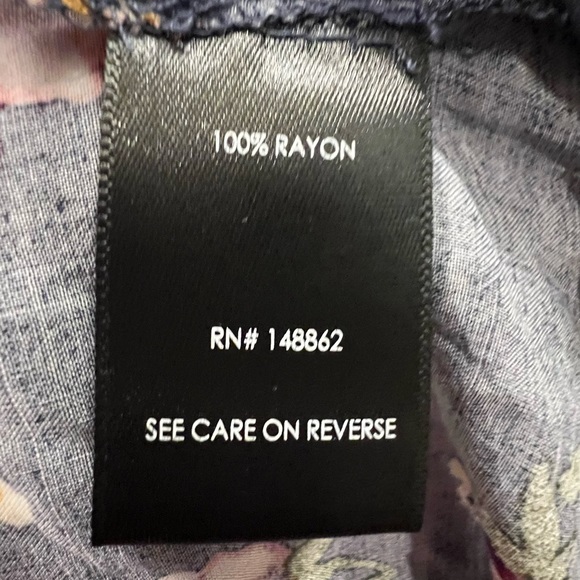 Torrid size 1 hi-lo top - Picture 5 of 9